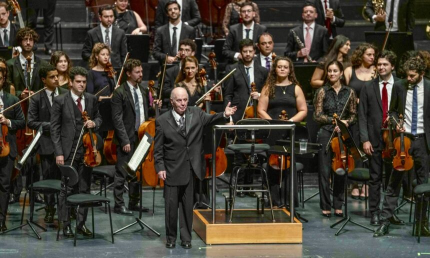 GRAFENEGG 〓 Mehta's replacement was none other than Barenboim