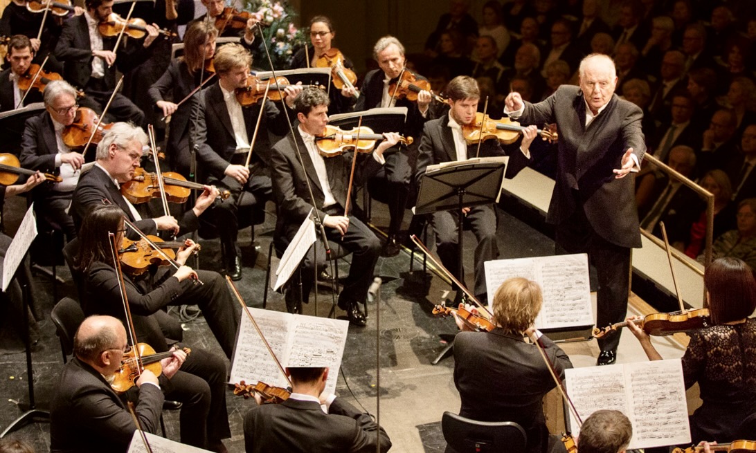 ベルリン発 〓 バレンボイムの功績に対して、ベルリン州立オペラが「名誉会員」、ベルリン・シュターツカペレが史上初の「名誉首席指揮者」の称号 |  月刊音楽祭